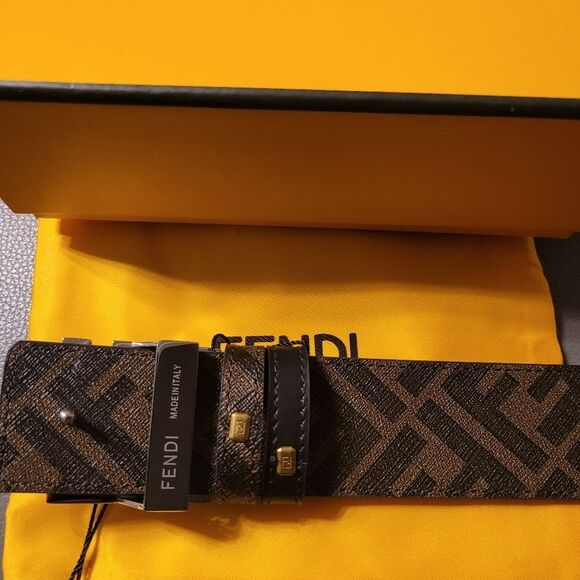 Authentic Reversible Fendi Belt 44 - Picture 5 of 8